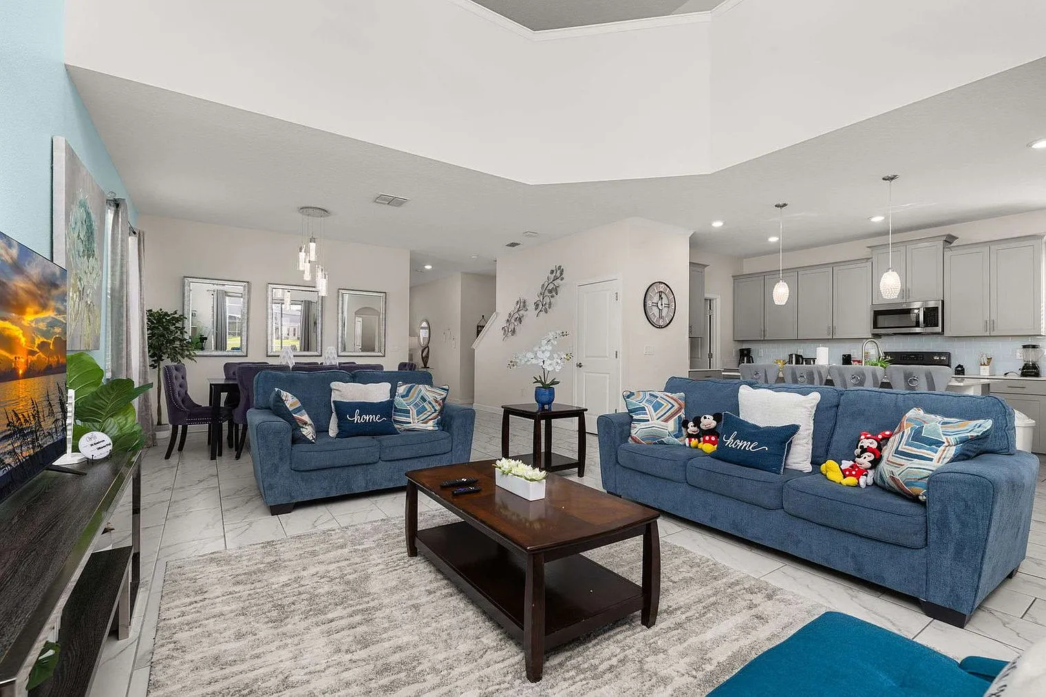 5 bed, 5.0 bath, 3078 sqft, $6,734 — Photo 4