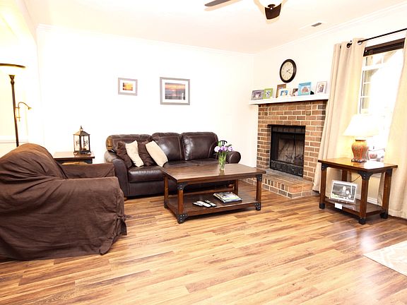 3rd image of 200 Stonehall Ct