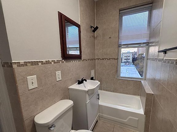 5th image of 6121 Monroe Pl #17