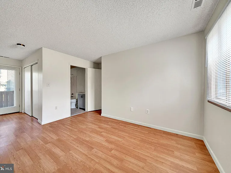 601 Ravens Crest Dr — Photo 9