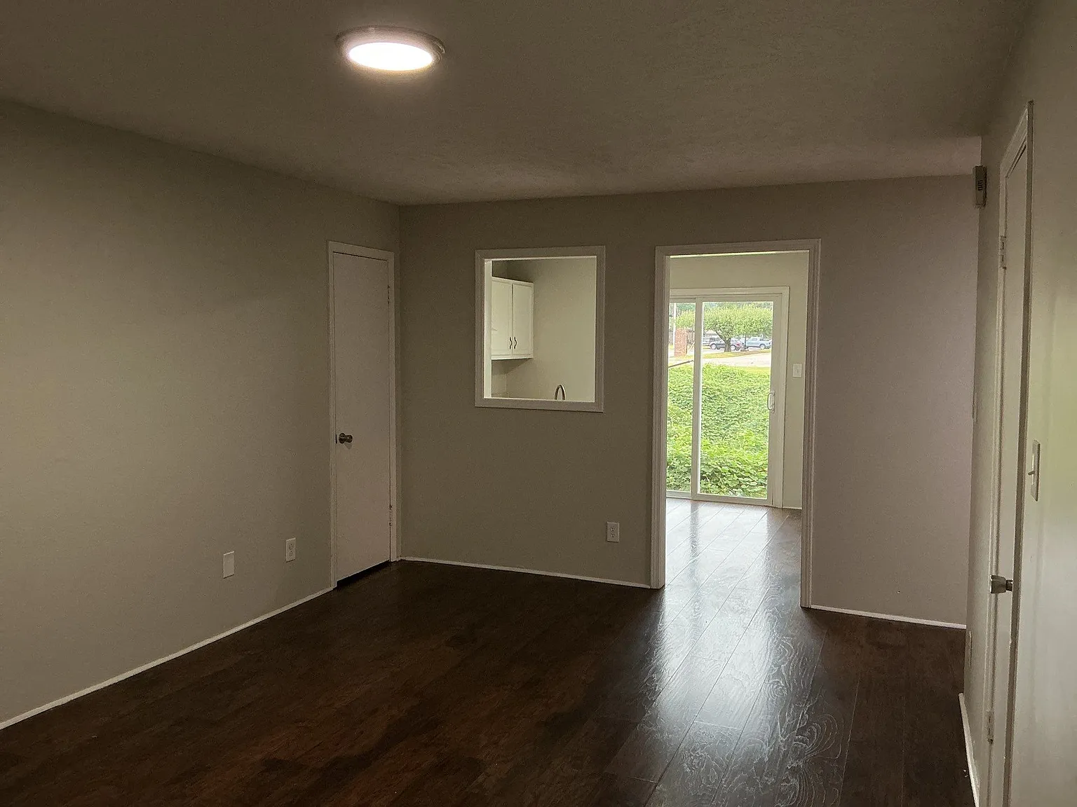 2 bed, 884 sqft, $935 — Photo 4