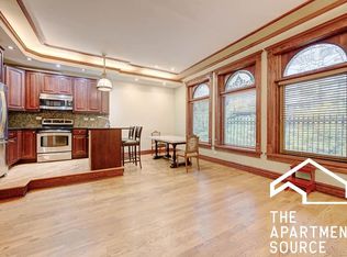 33 E Division St #3, Chicago, IL 60610