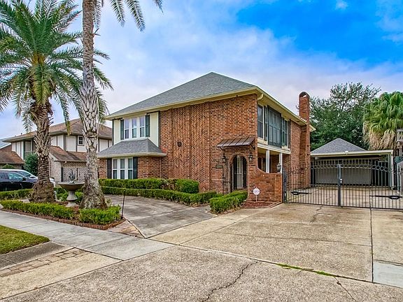 3rd image of 4804 Chateau Dr