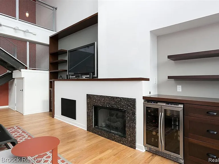 100 N Center St — Photo 5