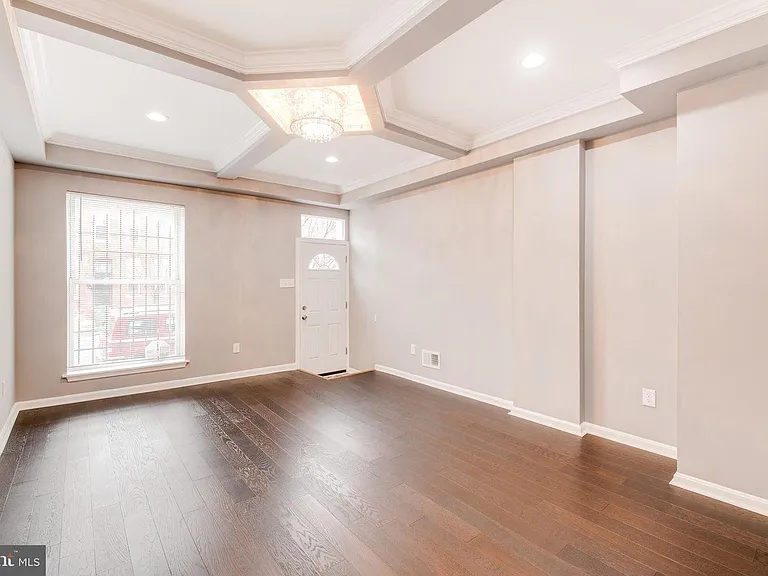 222 N Collington Ave — Photo 9