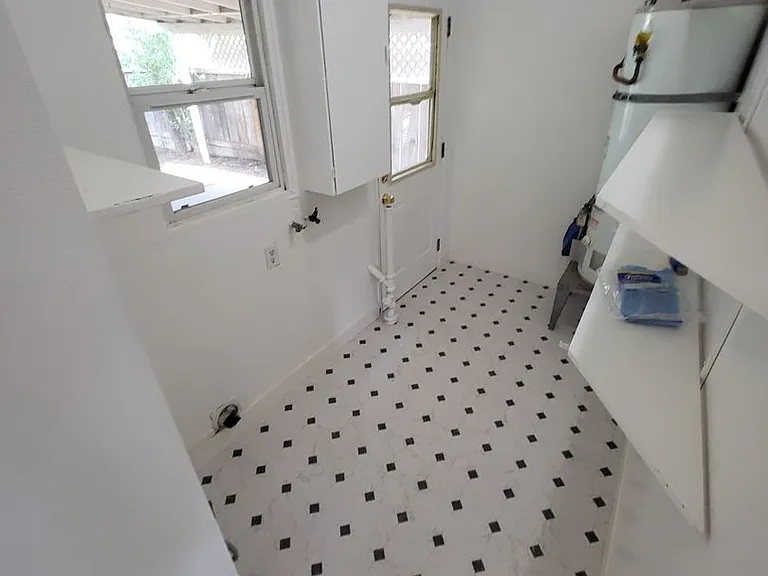 555 W Whittier Ave — Photo 18