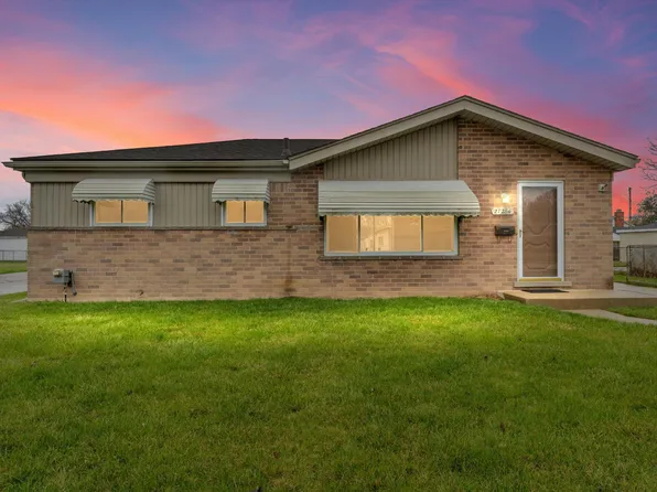 27284 Floral St, Roseville, MI 48066