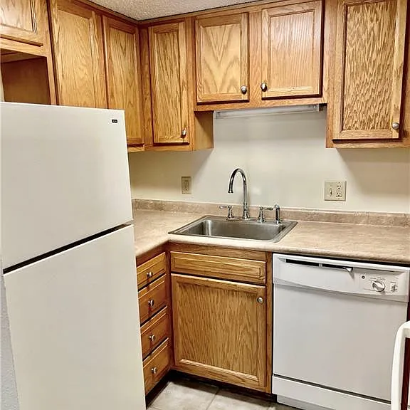 3004 9th St #104 — Photo 5