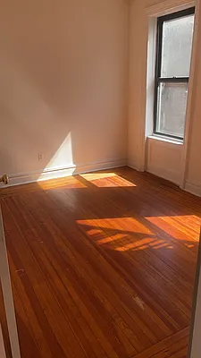 Rented by Monarch Realty Holdings | media 4