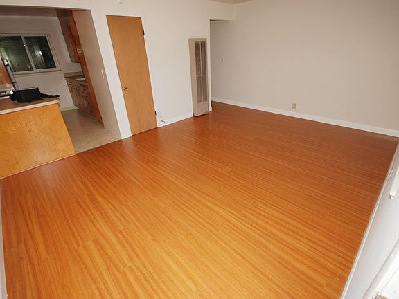 3rd image of 1209 Bellevue Ave