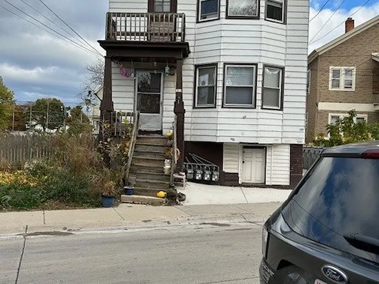 1818 N Pulaski St #2 — Photo 3