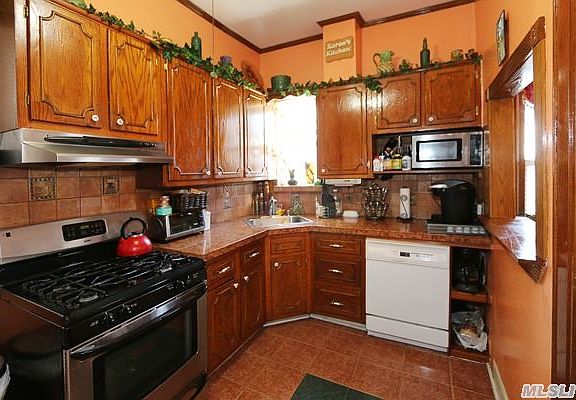 2nd image of 8429 106th St