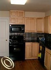 3rd image of 5445 Woodward St