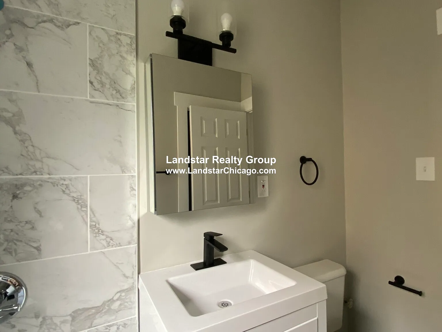 2 bed, 1.0 bath, $2,100 — Photo 4