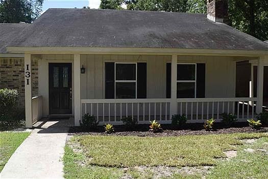 3rd image of 131 Brookwood Dr