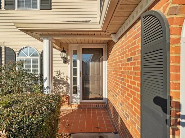 1699 Pin Oak Dr, Dalton, GA 30721