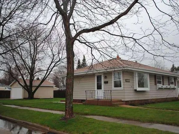 2503 81st St, Kenosha, WI 53143