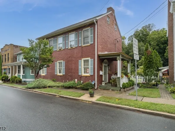 323 Water St, Belvidere Twp., NJ 07823