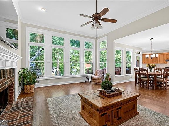 2nd image of 3744 Thunder Way NE