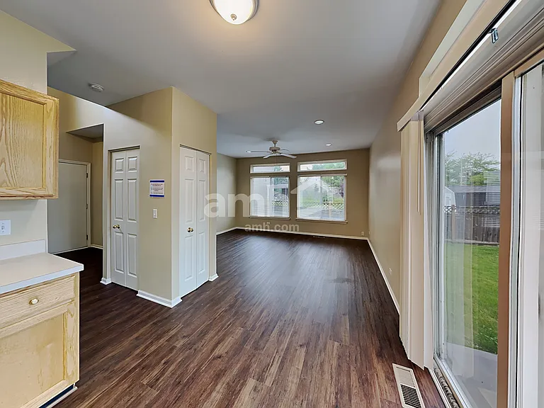 266 W Holly Ct — Photo 11
