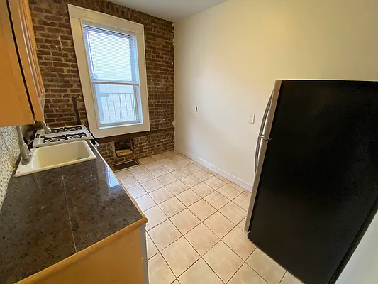 Rented by RealTegrity NY LLC | media 6