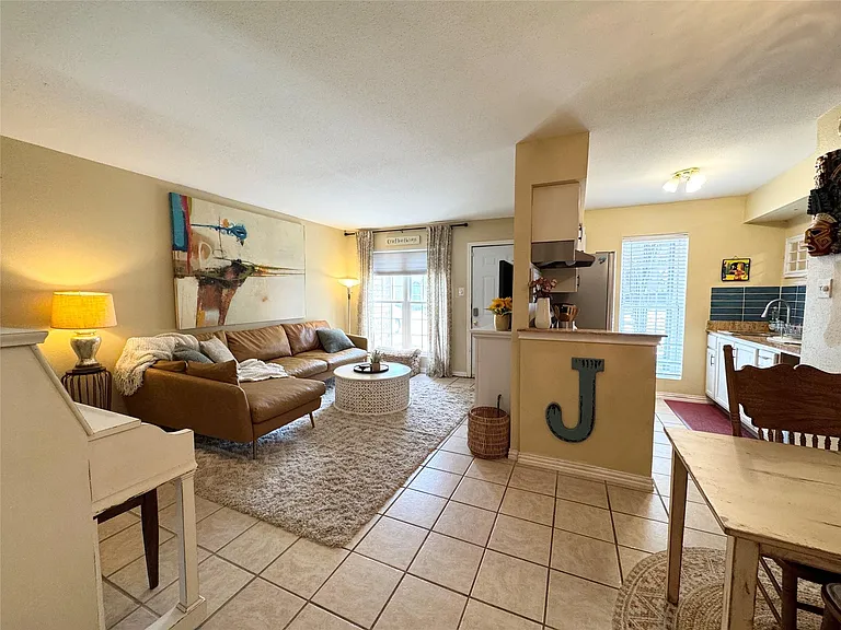 5550 N Braeswood Blvd #128 — Photo 4