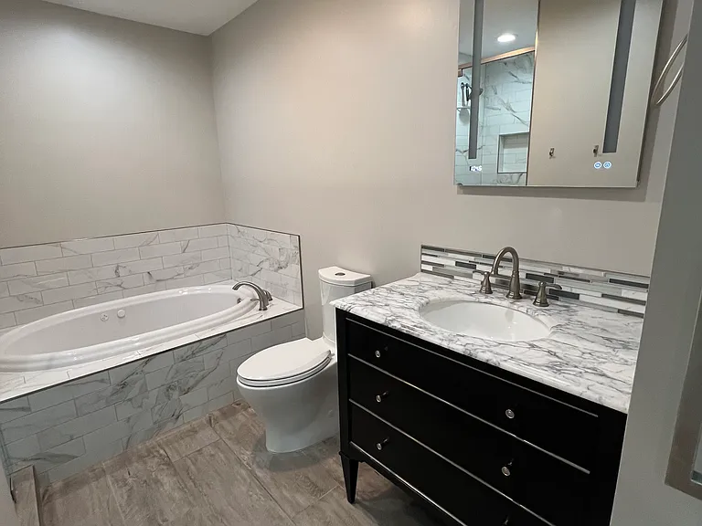 438 N Center St #404 — Photo 2