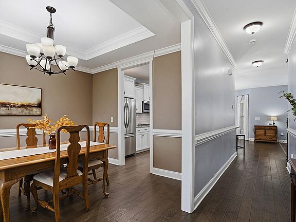 5th image of 3901 Freemark Ln