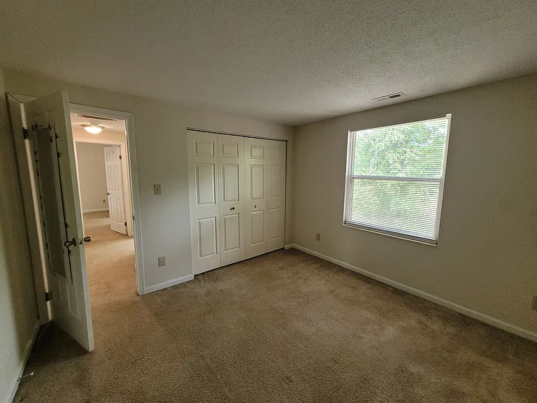 104 Corgy Dr — Photo 25