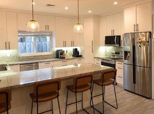 6958 Park St, Hollywood, FL 33024