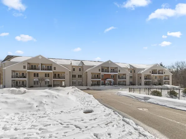 216 Reservoir St #202, Holden, MA 01520