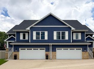 2472 Fieldstone Ct, Dubuque, IA 52003