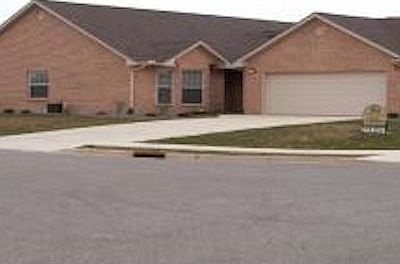 1st image of 900-902 Jasmine Ln
