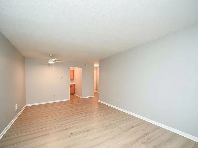 2419 Ohio Ave #8 — Photo 5