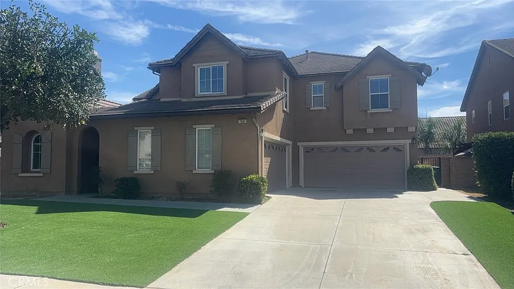 7 bed, 3770 sqft, $4,400 — Photo 1
