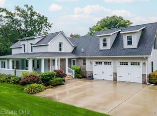 461 Shortridge Ave, Rochester Hills, MI 48307