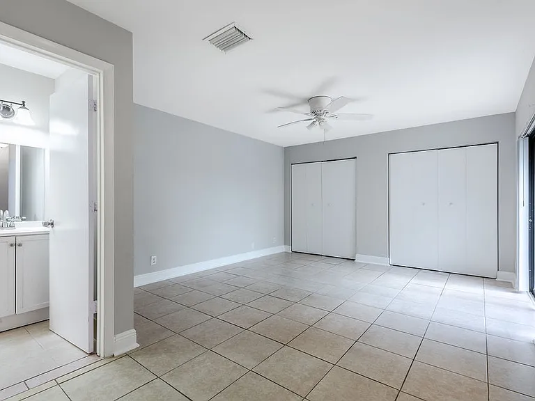 1755 N Congress Ave — Photo 17