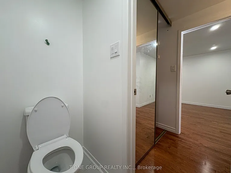 49 Ambercroft Blvd — Photo 19