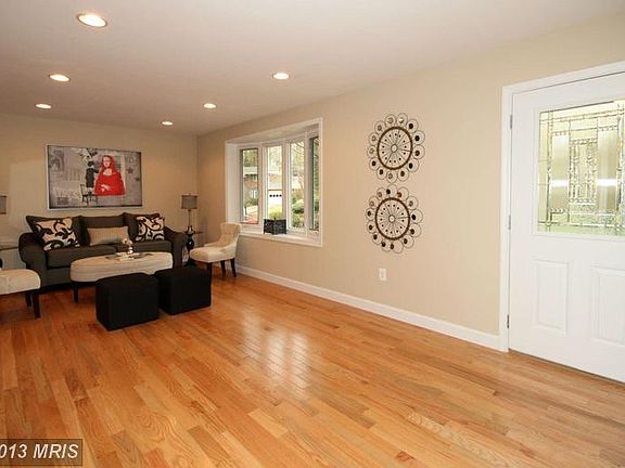 2nd image of 10201 Bessmer Ln