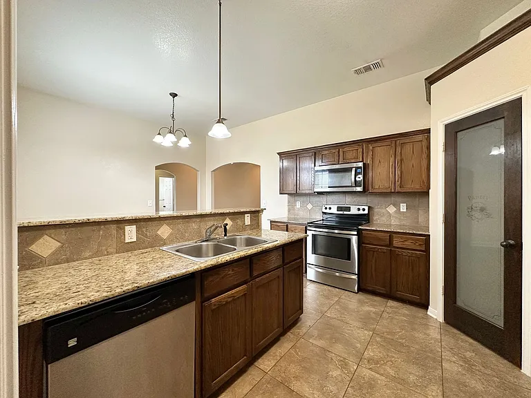 6710 Alvin Dr — Photo 14