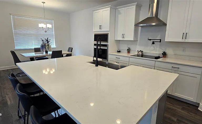 18410 Blue Heron Cir — Photo 11