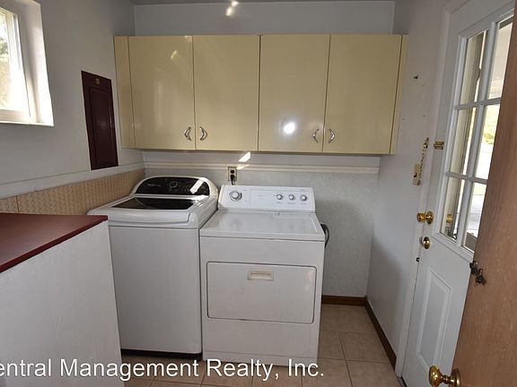 4th image of 637 Peashway St