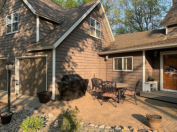 Roadside patio