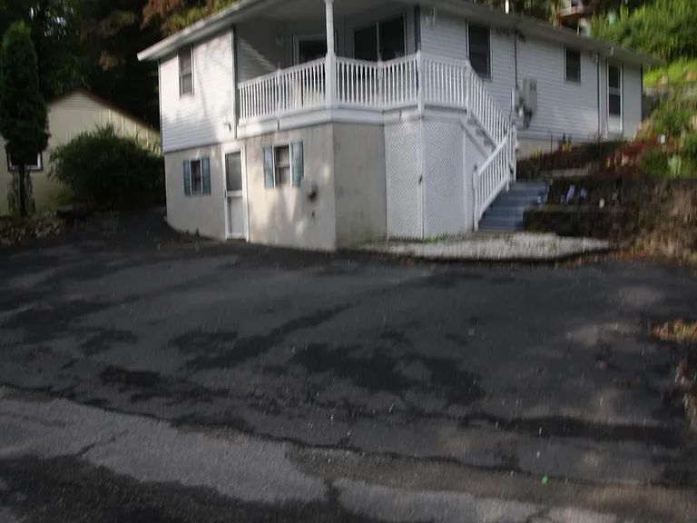 2 Sutton Rd — Photo 6