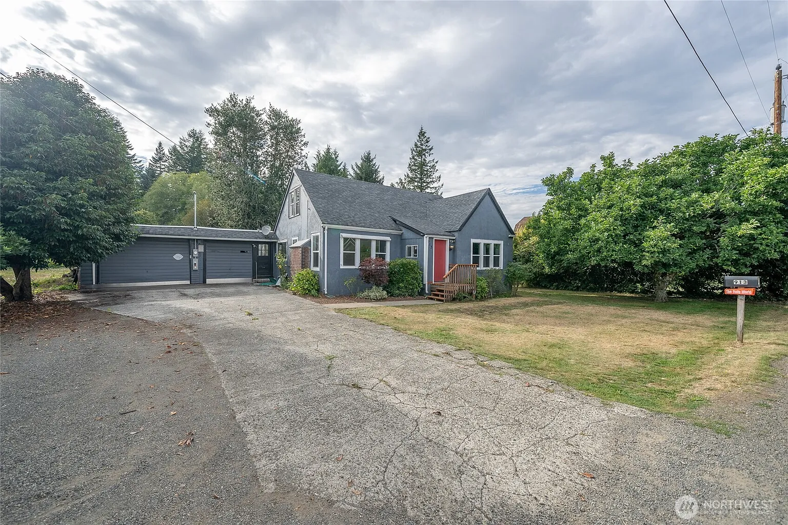 913 Garden Road photo 1