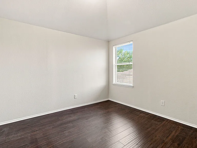 5905 Calloway Dr — Photo 11
