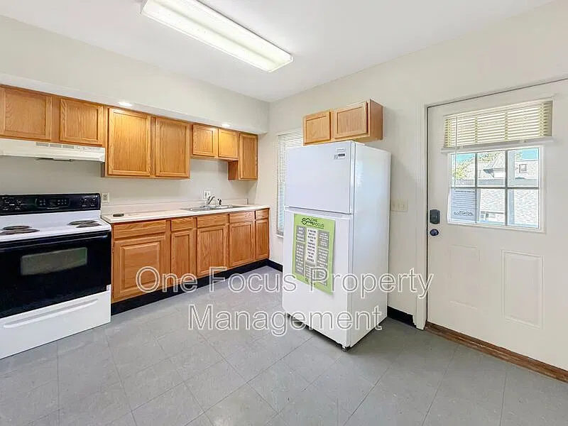Studio, $775 — Photo 1