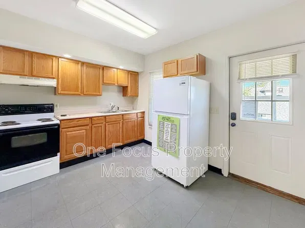 1314 W 4th St APT 8, Williamsport, PA 17701