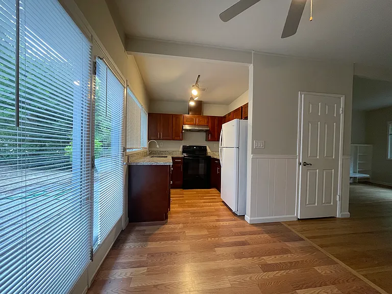 14212 SE 37th St — Photo 10