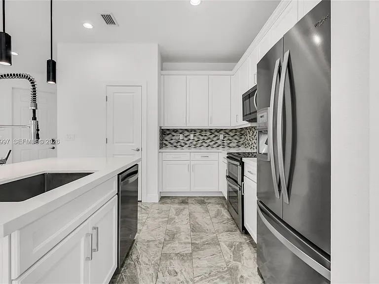 582 Parsons Way — Photo 7